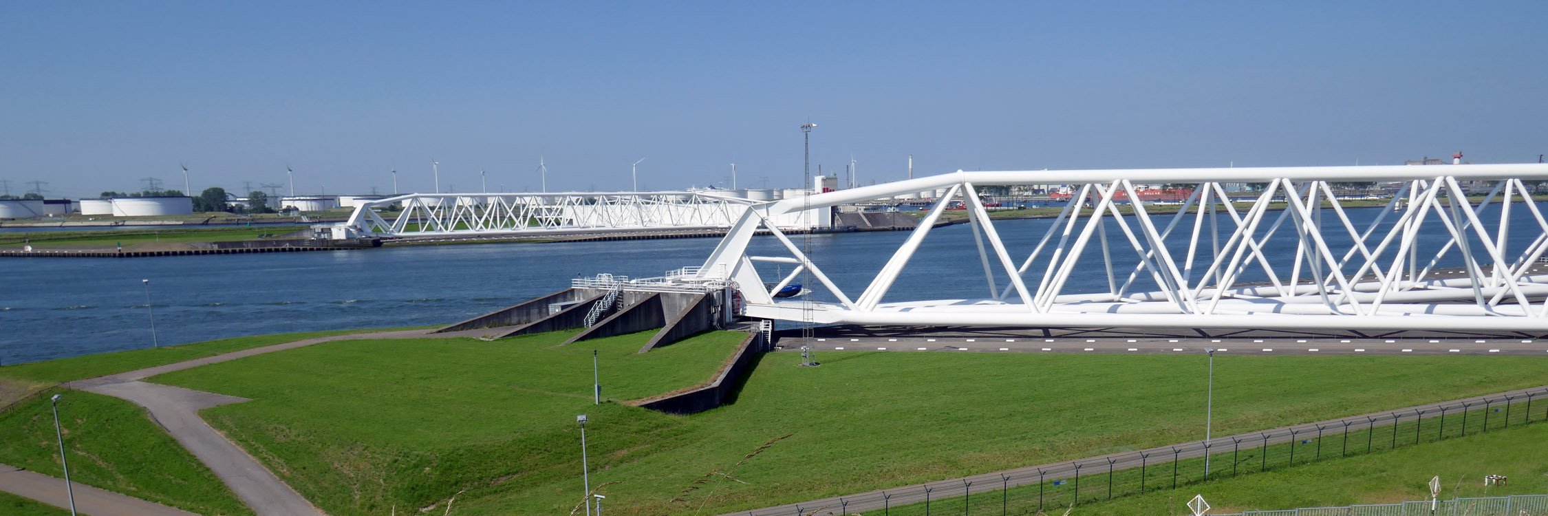 Rotterdam Maaslantkering 1.jpg